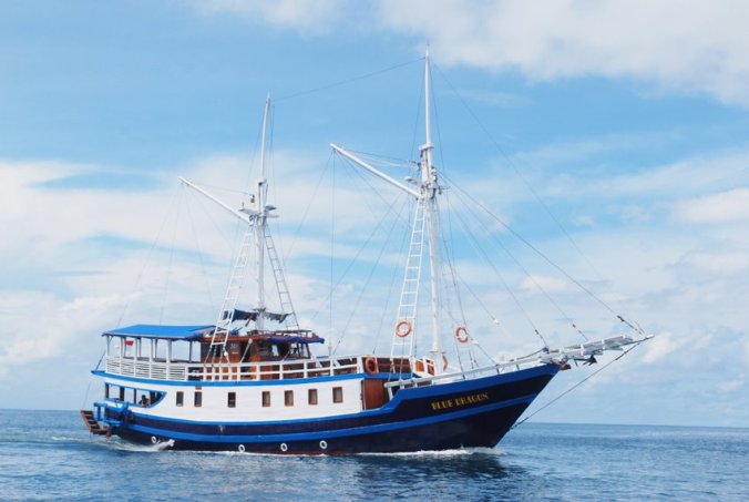 Blue Dragon Liveaboard Diving Saling Trip Komodo Island